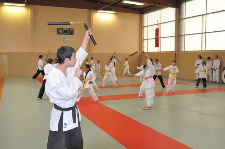 Entrainement adulte, Pratique du nunchaku