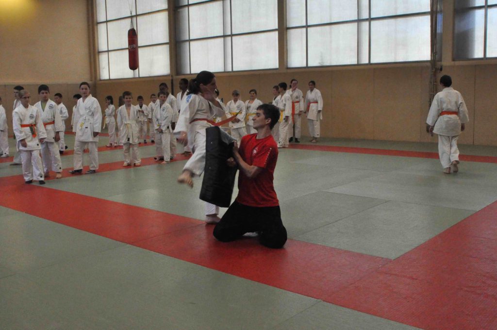 Entrainement enfant, entrainement sur makiwara